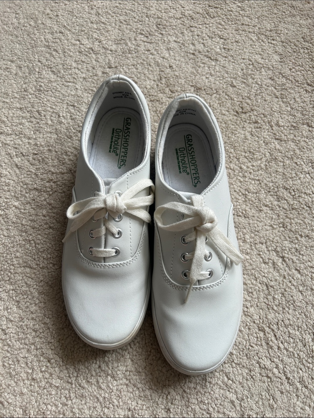 Grasshoppers Women's White Faux Leather Lace-Up Sneakers